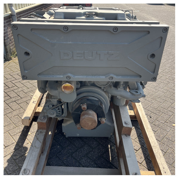 Ubrukt Deutz BF6M1015MC V6 Marine dieselmotor med ZF311 girkasse