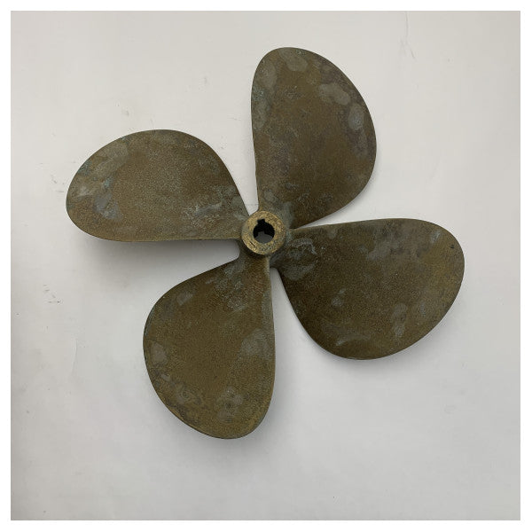 Vetus P4E16X16R 4-bladig 16 x 16-tums RH 30 mm propeller