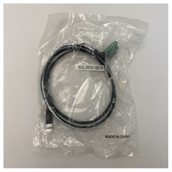 Кутия с различни кабели Raymarine и гръбначни кабели