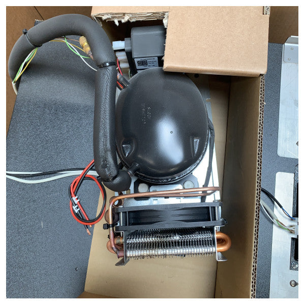 ثلاجة Vitrifrigo DW70BT DW70BT سعة 70 لترًا من الفولاذ المقاوم للصدأ بضاغط درج 12/24 فولت