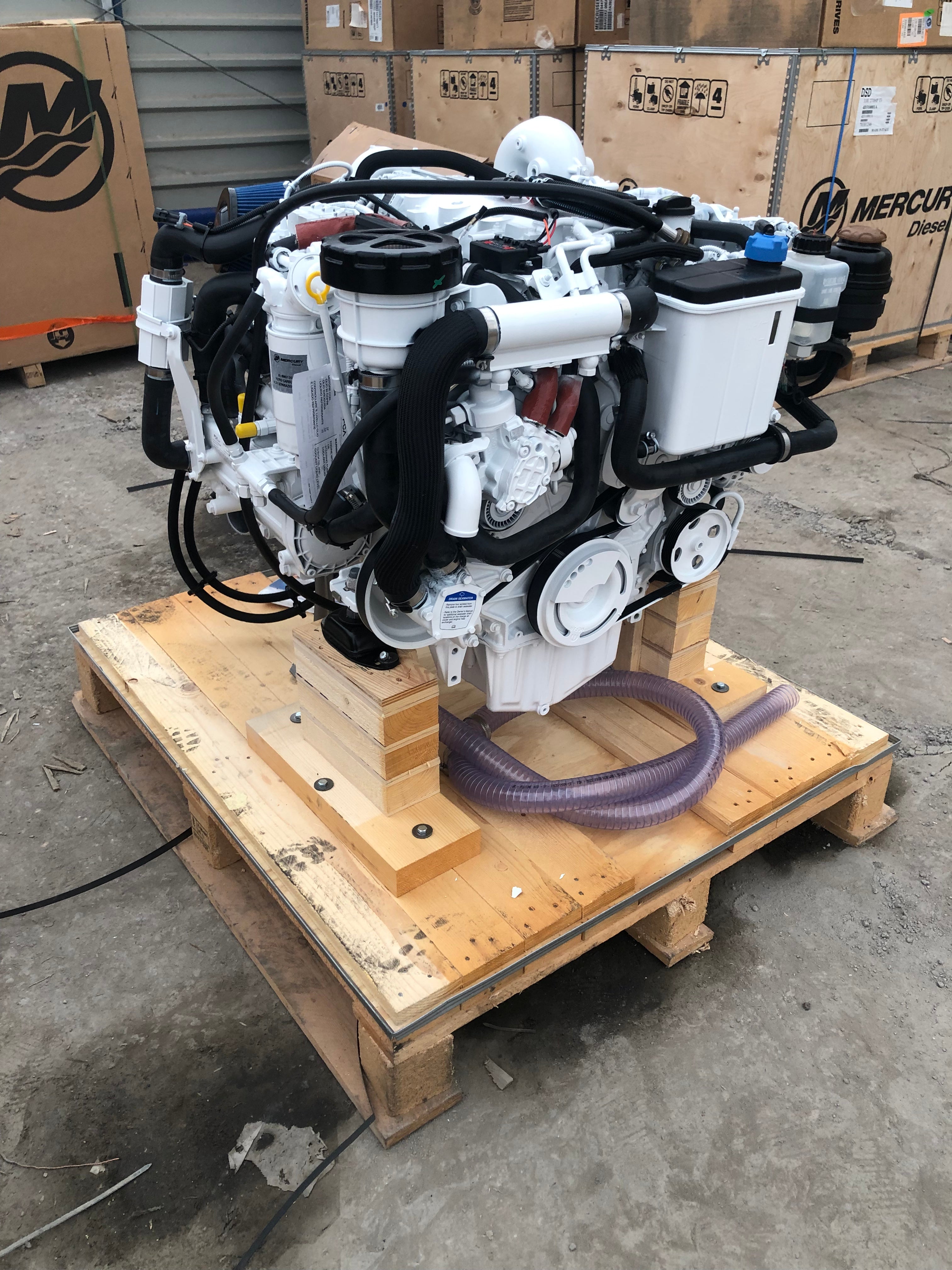 Нов Mercury V6 270 HP бордови дизел с Bravo 3X кърмово задвижване 2.00:1