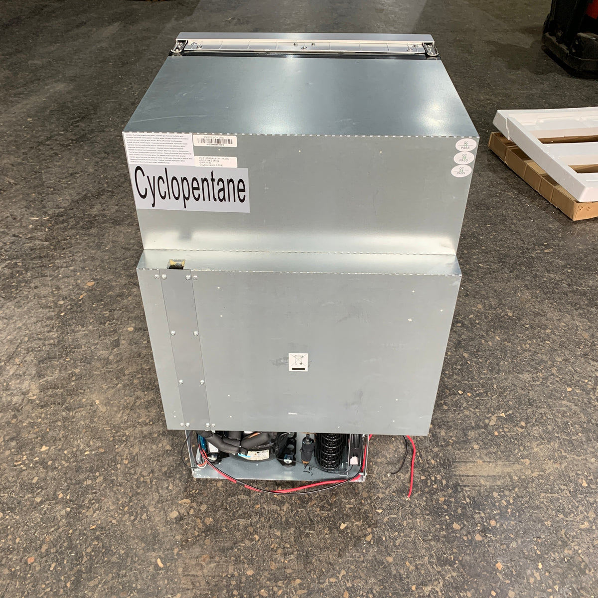 Isotherm CR115EL Elegance 115L kompressorijääkaappi 12/24V - F115LSAAS11211