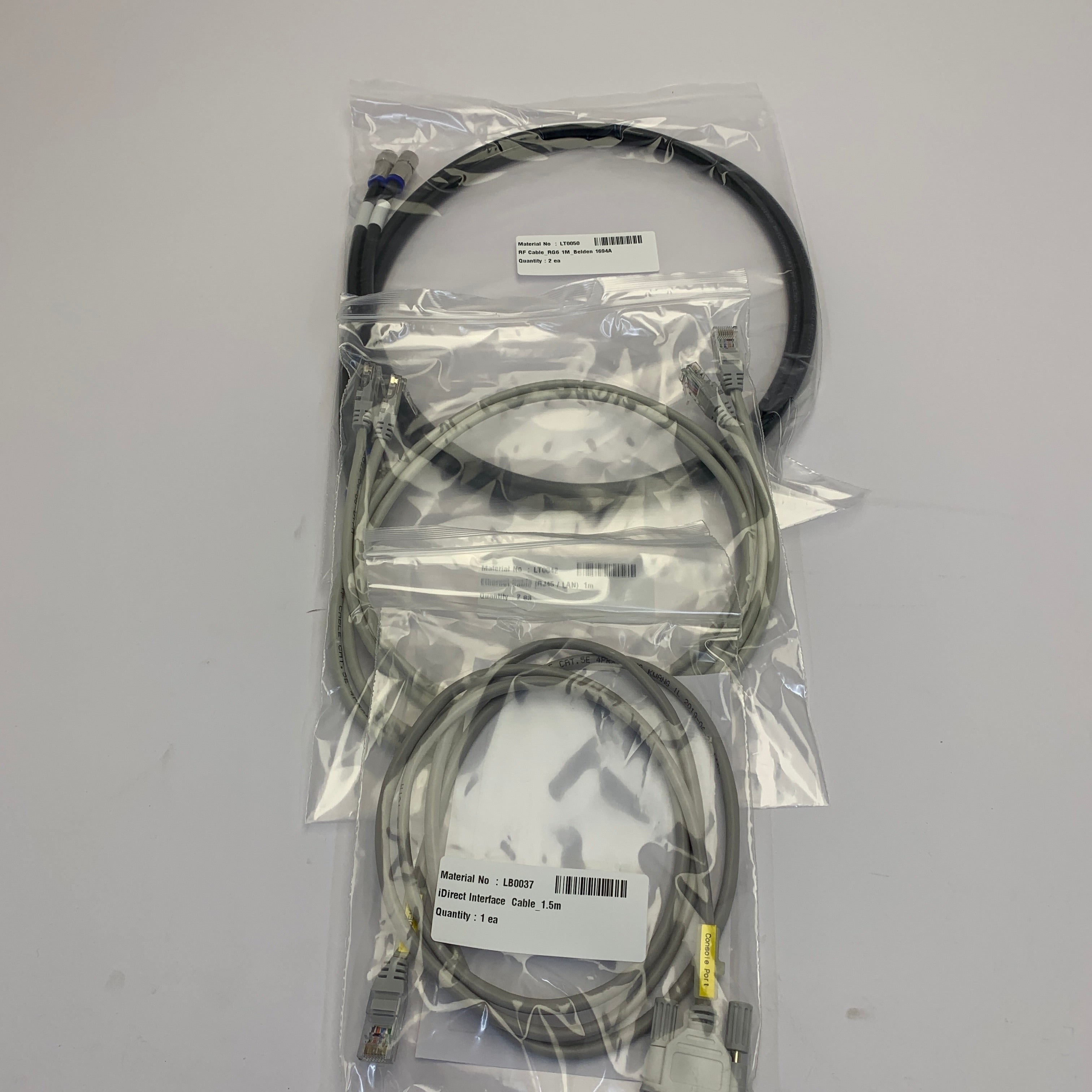 Intellian v85NX Ku-bånd maritimt VSAT-satellitantenne-system - V5-85