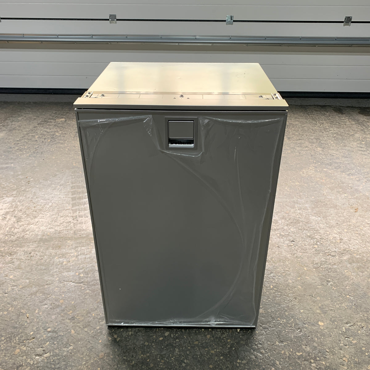 Isotherm CR115EL Elegance 115L kompressorijääkaappi 12/24V - F115LSAAS11211