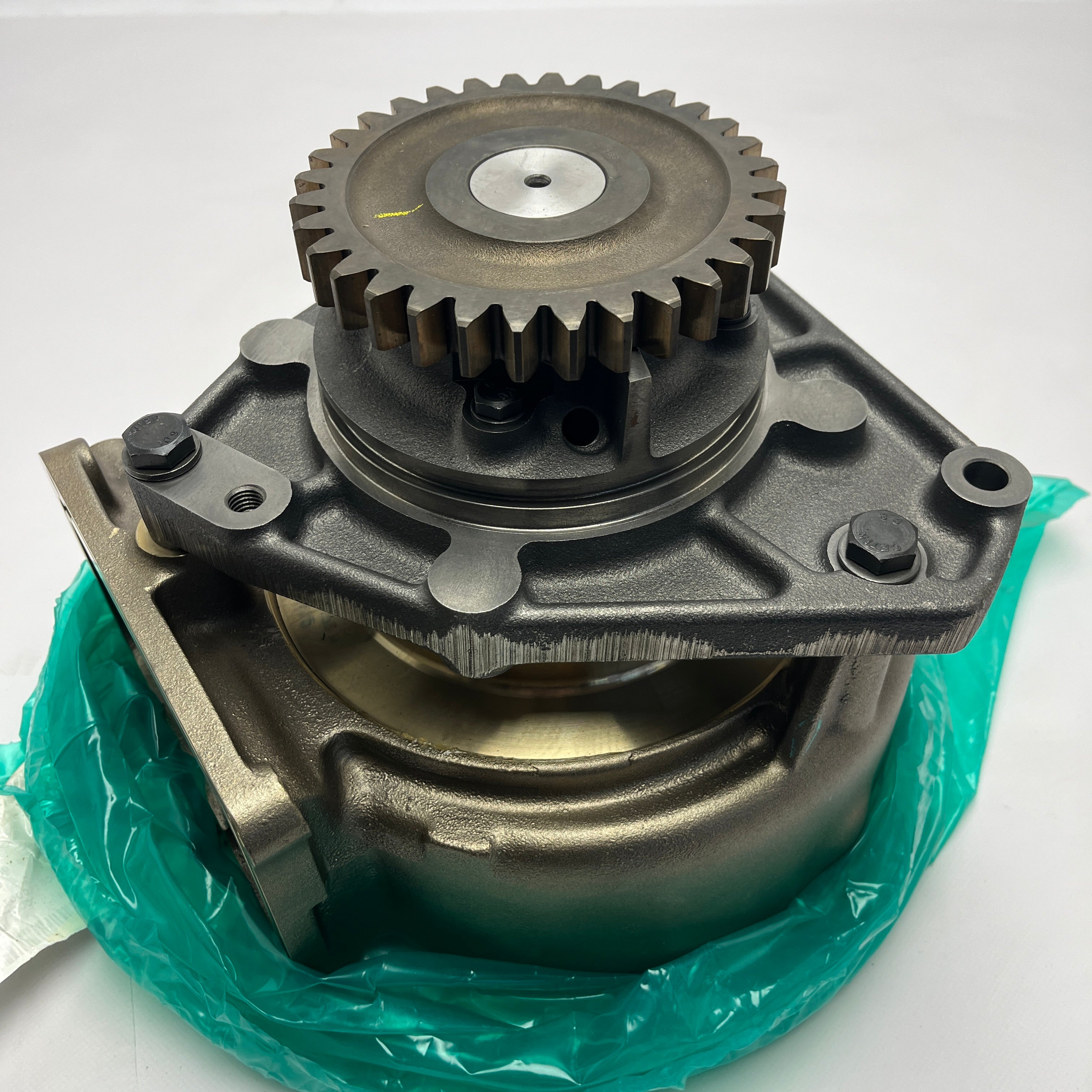 MTU original bronze sea water pump for 2775 HP engine - X00012174