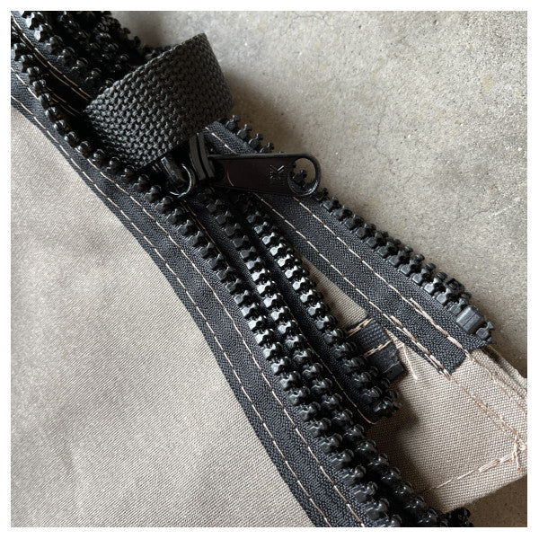 セサマリンフライ40サンブレラアフトコックピットカバーベージュ - 048115F