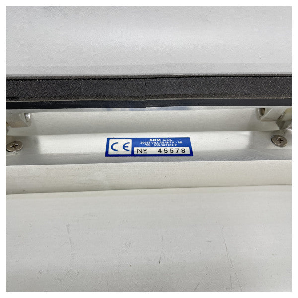 SBM 45578 owalny aluminiowy iluminator otwierany 395 x 220 mm