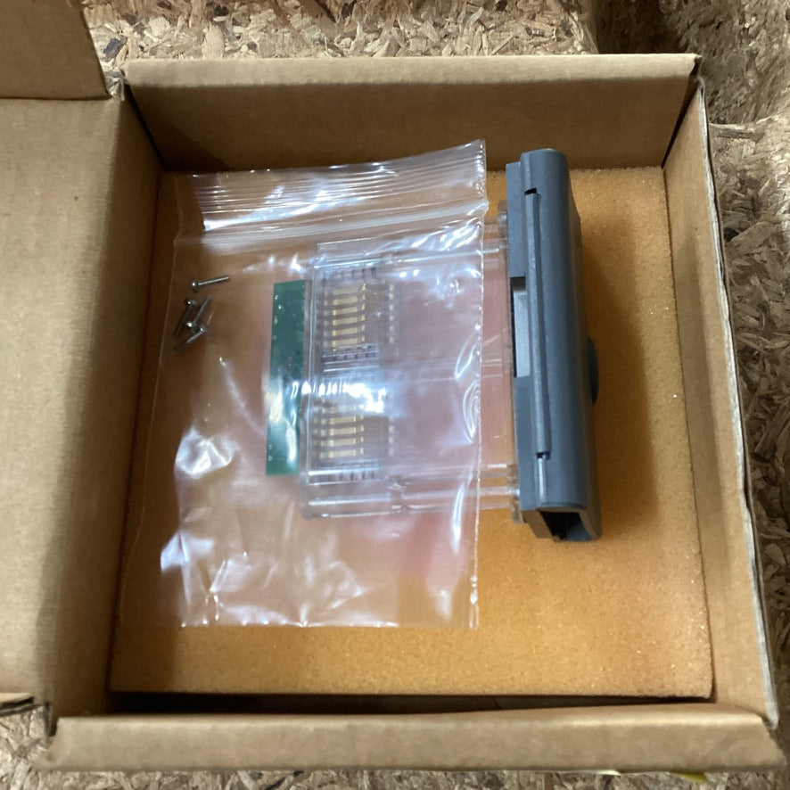 Leitor de cartões Raymarine para o ecrã Pathfinder - R58002