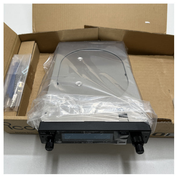 ICOM Airband VHF-lähettimen tukiasema A210E