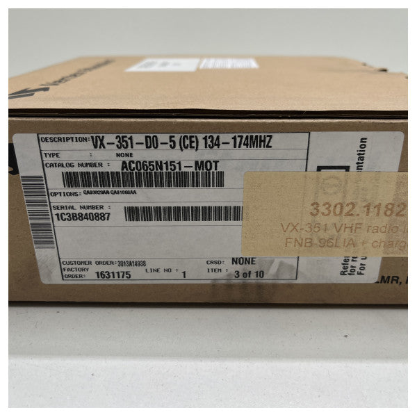 バーテックス標準ハンドヘルド5ワット16チャンネルVHF - VX-351