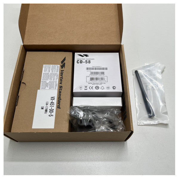 Vertex Standard 32-канален двупосочен ръчен преносим компютър - VX-451 VHF