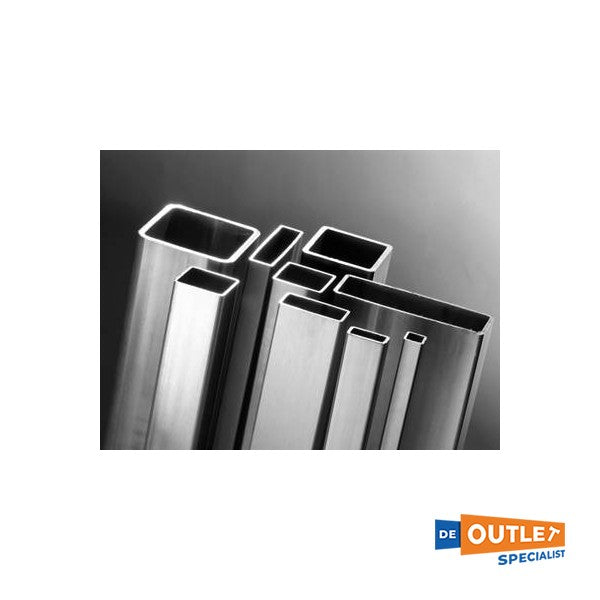 Pallar med utrustning för vattensporter