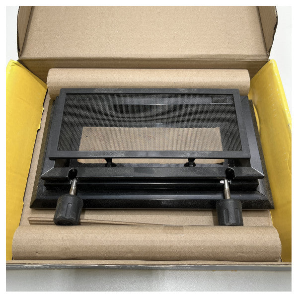 فتحة من الألومنيوم Vetus PL711 من الألومنيوم مقاس 156 × 303 مم أسود