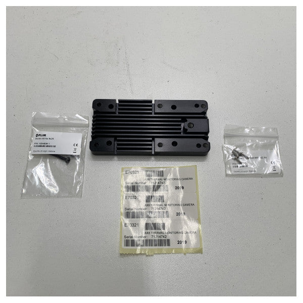 Placa de arrefecimento em alumínio Flir AX8 da Raymarine - R70491