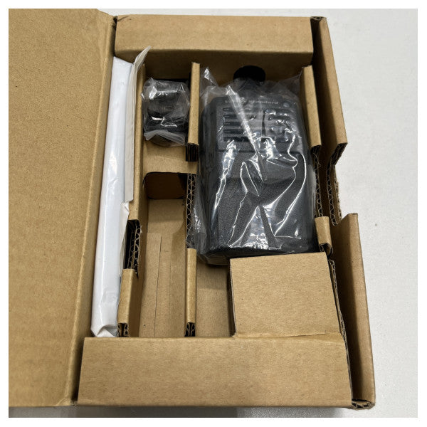 Vertex Standard VX-821 dvosmjerni ručni radio 16 kanal