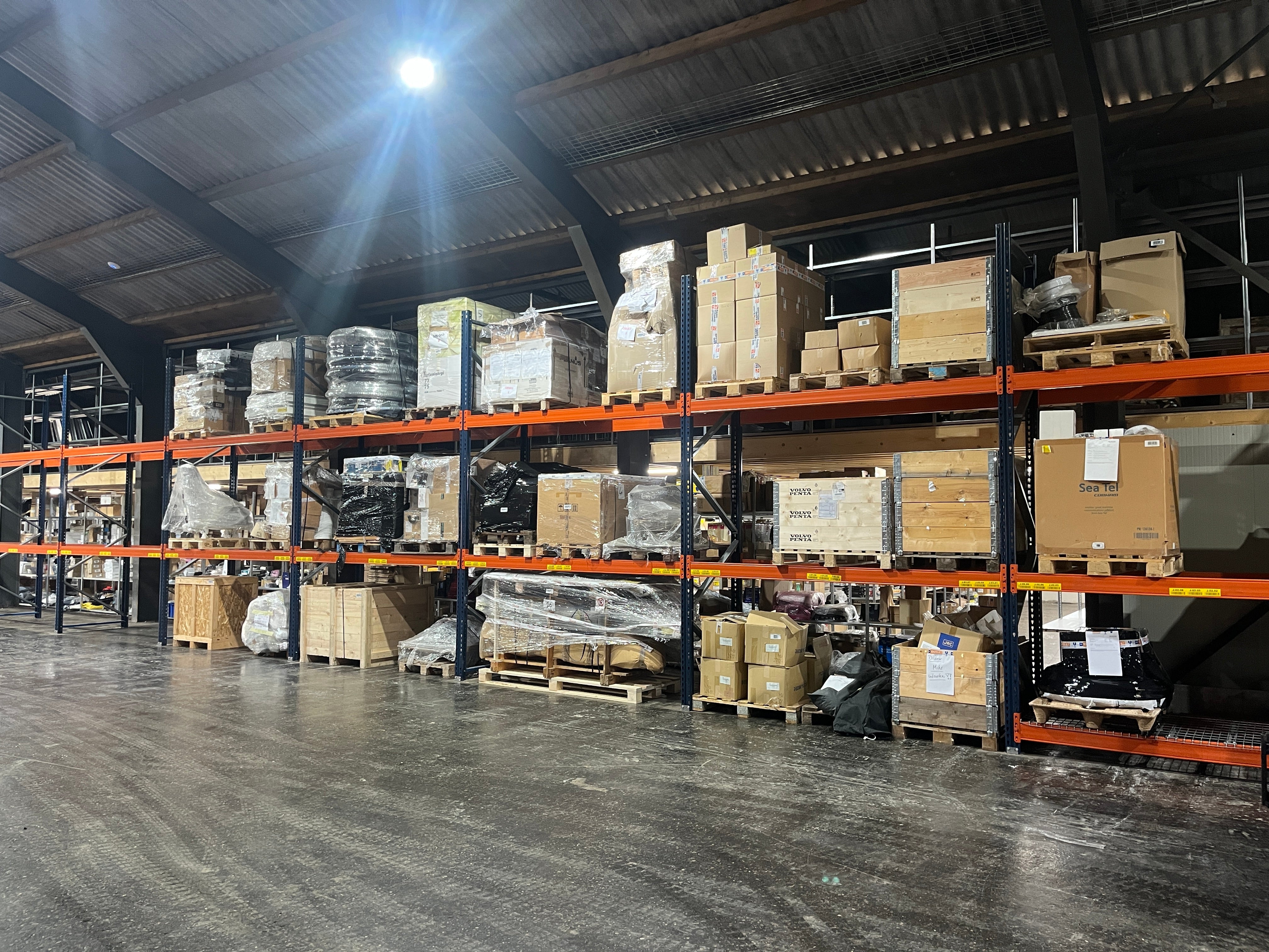 Nieuwe voorraad 15 Pallets: Minotti, Quick, Planus, Gianneschi, Ferretti, Riva, Pershing