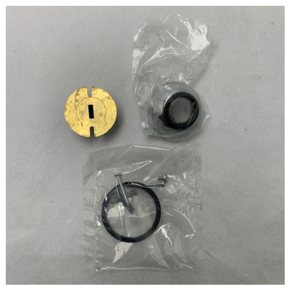 Хромований тримач для туалетного рулону Fantini Ballochi 609 - міцний, стійкий до корозії морський аксесуар з Італії