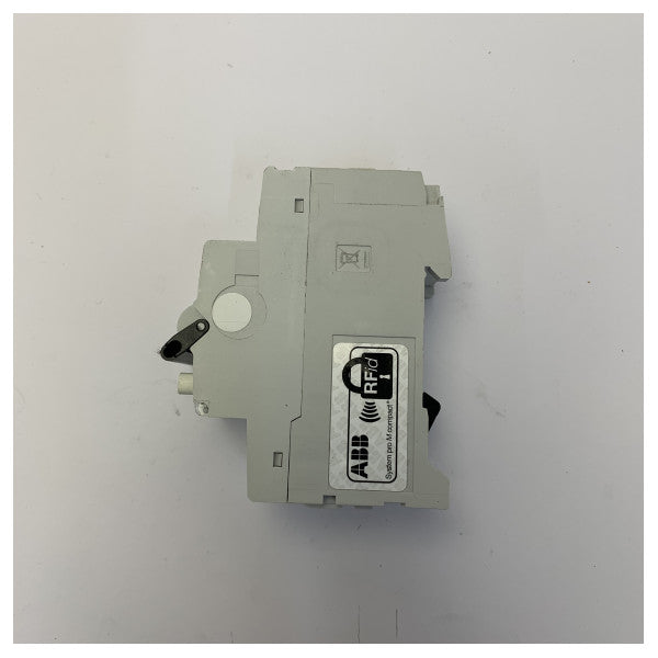 Disjuntor RCBO ABB DS201 B16 A30 1P+N 16A 30mA 