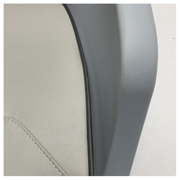Vetus Grey Pilot BoatSeat med kuddar vit utomhus 