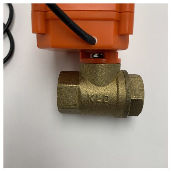 Vetus KLD B5DN15 Mini motoriseret kugleventil 1/2" DN15 24V DC 5W 