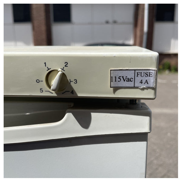 Indesit RG1191W Freistehender Kühlschrank Kompakt 115V 