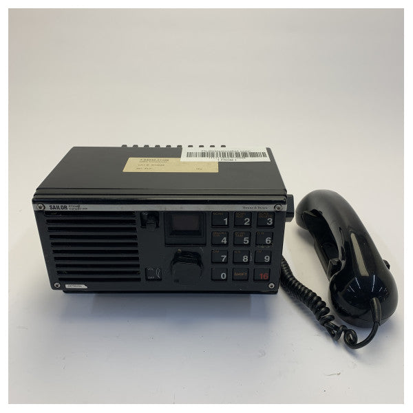 Émetteur-récepteur VHF maritime Sailor RT2048 avec combiné - D'occasion 