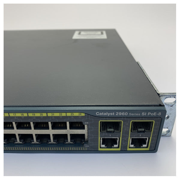 Cisco Catalyst WS-C2960-24LT 24-portars Ethernet-nätverksswitch - Begagnad 