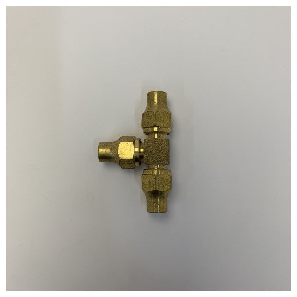 Messing flare-T-stykke 5/16inch T-KOS 19c til marine HVAC & VVS - 03-2352 