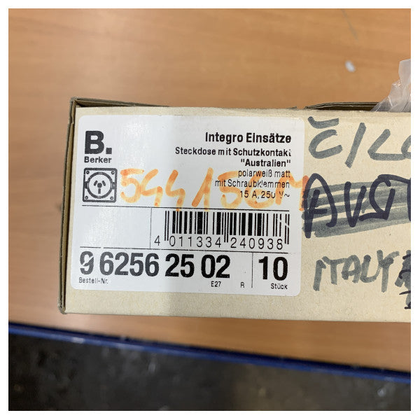 Berker Electrical Socket 26986 Abjad - Tagħmir tal-Jottijiet Marittimi 