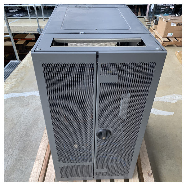 Armadio rack per server HP 10622 G2 Series con porta ventilata bloccabile 