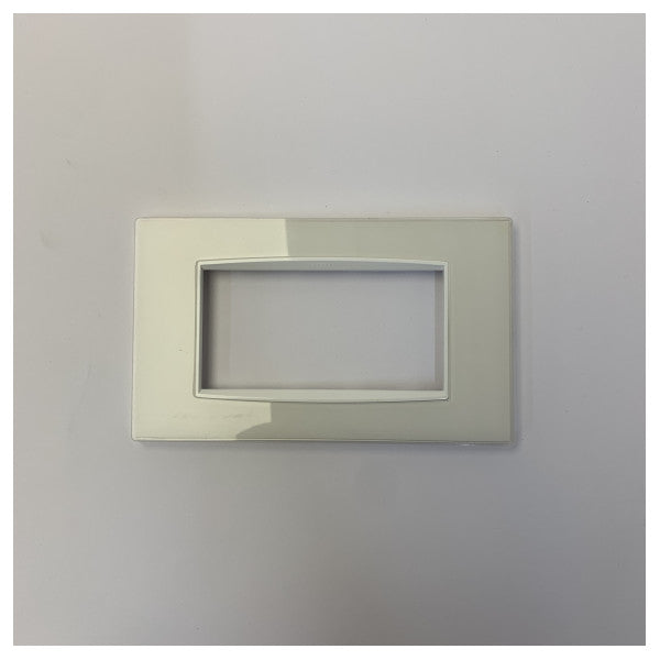 Vimar Eikon 4 Modüllü Elektrik Ön Plakası - Beyaz PVC Kapak Plakası 20654.B41 