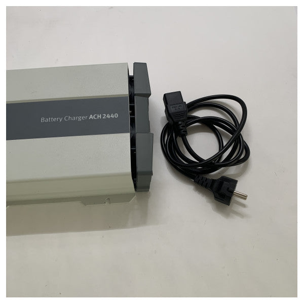 Aap Tron avancerad 40 amp batteriladdare 24V 3-utgång - ACH2440 