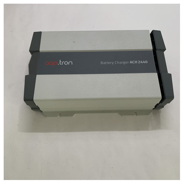 Aap Tron avancerad 40 amp batteriladdare 24V 3-utgång - ACH2440 