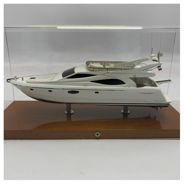 Modelo original Ferretti F592 branco à escala 1:70 - 251029