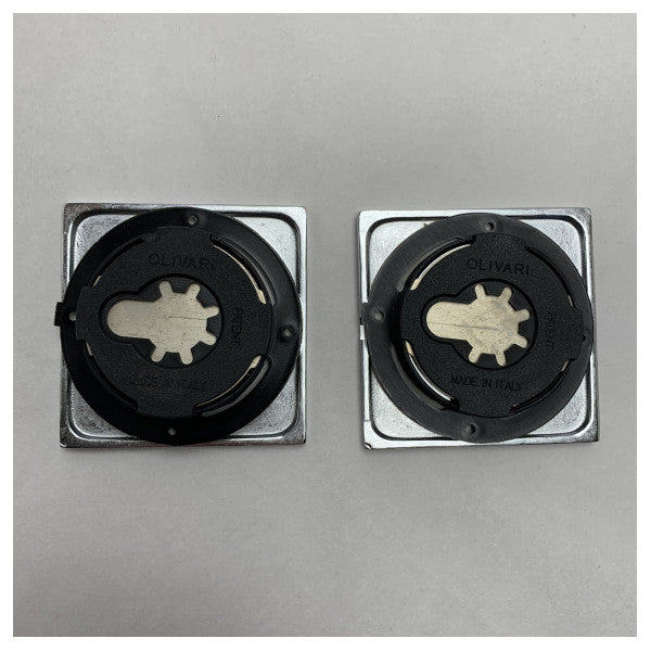 Квадратна дверна ручка Olivari D129-CO в комплекті з матовим хромом