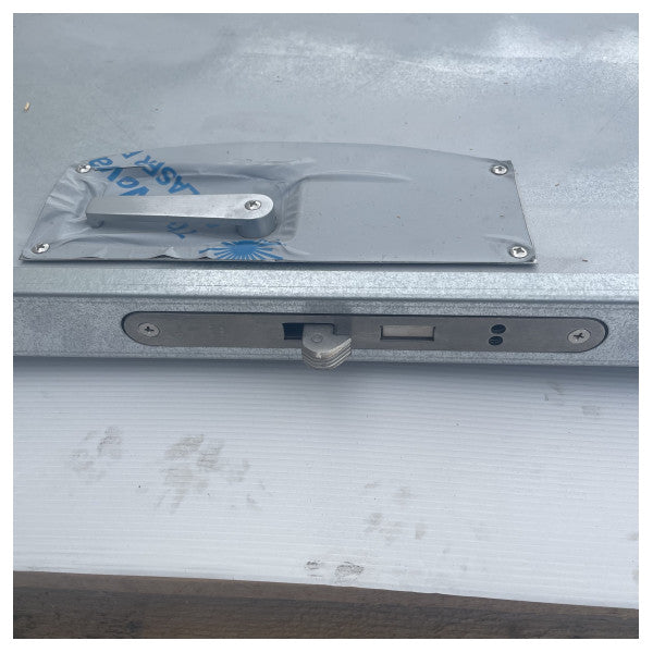 Elektrisk blindskjutdörr i rostfritt stål 24V H2150 x B1270 mm