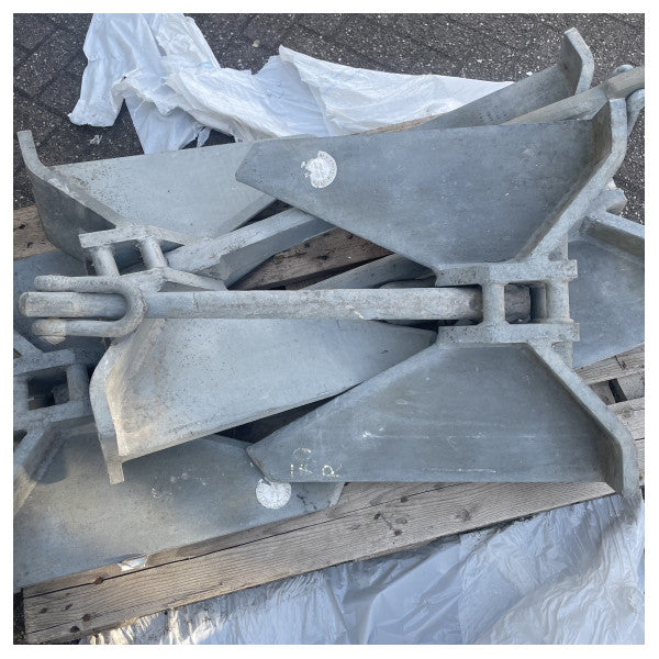 Sanguineti Havuz Çapası 70 KG galvanizli RINA sertifikalı