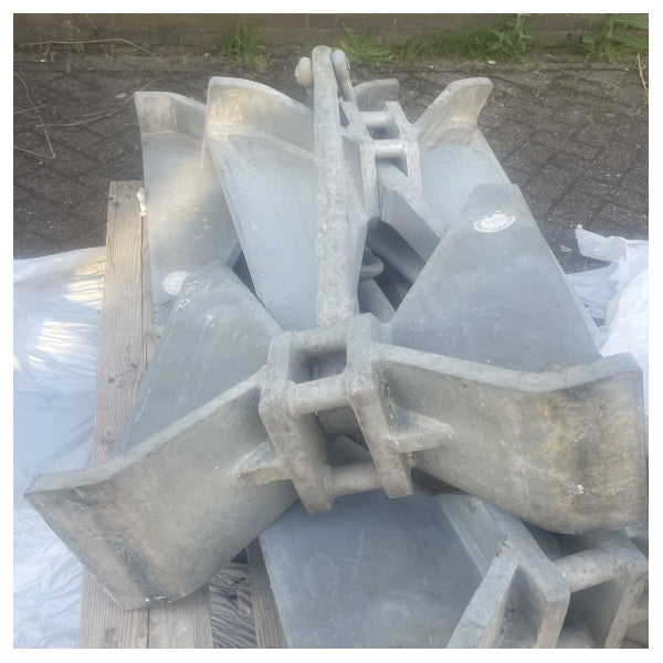 Sanguineti Havuz Çapası 70 KG galvanizli RINA sertifikalı