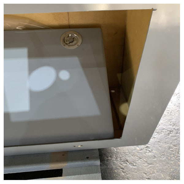 Console de Navegação em GRP com Flybridge e Capa Cinza - L173 x W80 x H108 