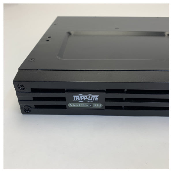 Eaton Tripp Lite UPS SmartPro SMX500RT1U 230VAC - 500ВА 