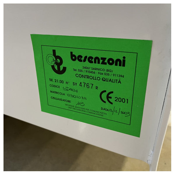 Bessenzoni SI401 Échelle de baignade hydraulique en acier inoxydable enrobée blanche