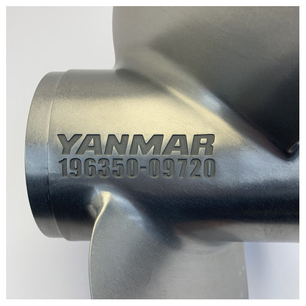 Hélice de Aço Inoxidável Yanmar ZT Sterndrive 22 Polegadas RH - 196350-09720 
