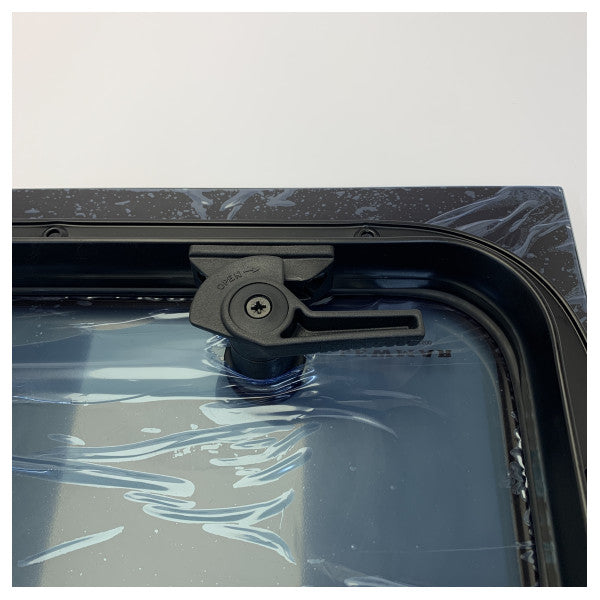 Lewmar Hanse 675 3G Düz Montaj Açılır Pencere Siyah - 79002900 