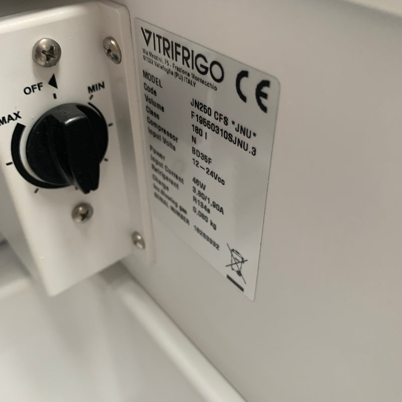 Vitrifrigo JN250 CFS 250L compressor cooled ice box with door 12/24V - 191276