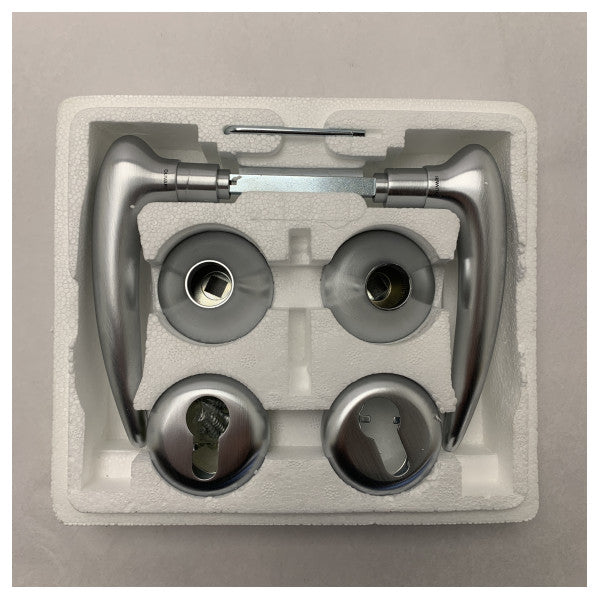 Хромирана дръжка за врата Olivari M158RY8 - издръжлив, устойчив на корозия модерен дизайн за морска употреба