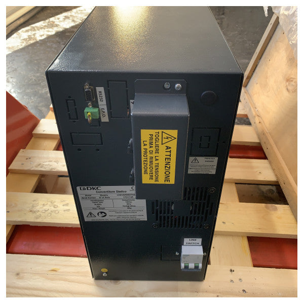 DKC Voltage- ja taajuusmuuntaja, staattinen 7 kVA 120V 60 Hz 
