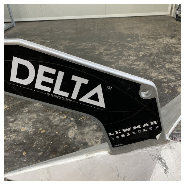 Âncora Lewmar Delta 40KG - 88lbs Aço Galvanizado Para Barcos até 22M - 57440 