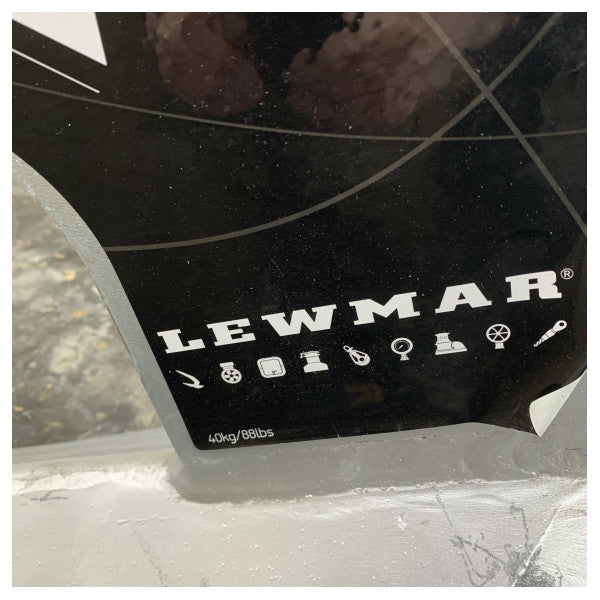 Âncora Lewmar Delta 40KG - 88lbs Aço Galvanizado Para Barcos até 22M - 57440 