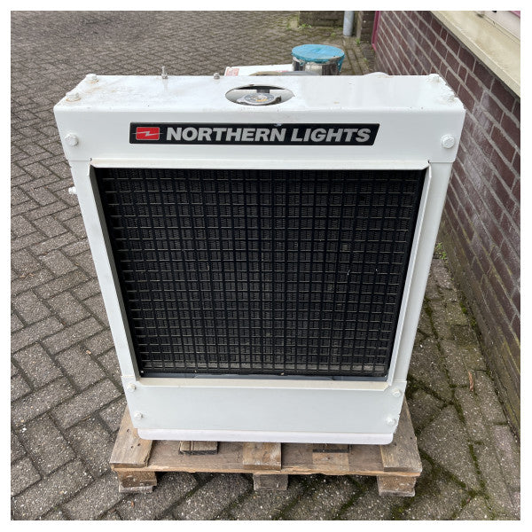 "Se vende generador diésel Northern Lights de 15 kW, trifásico, 1500 RPM y nivel 3, usado." 

"Used Northern Lights 15 kW 3 phase 1500 RPM tier 3 diesel generator for sale."