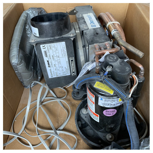 USADO Unidade de ar condicionado autónoma Dometic DTU12 12.000 BTU 115V - DTU12-1161-410A